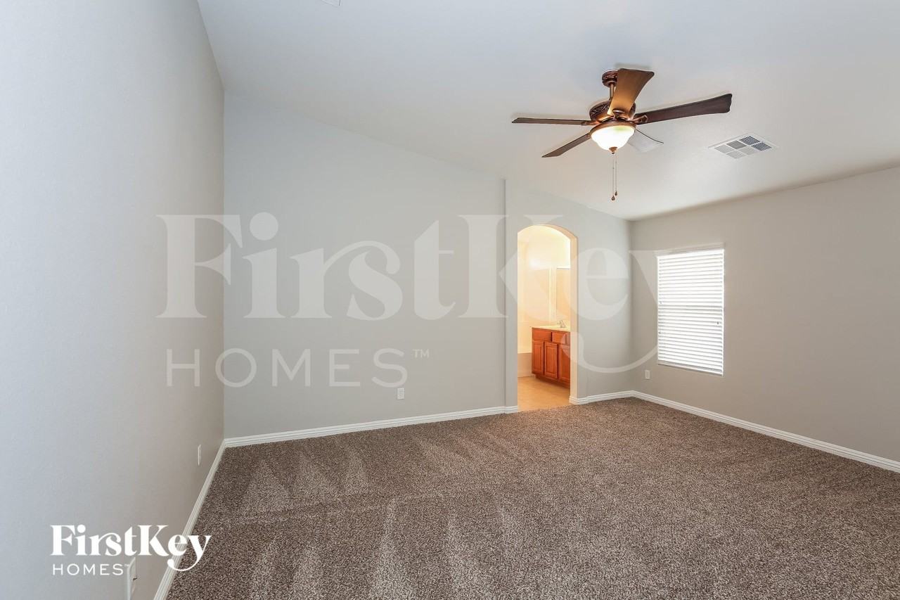 4532 Silverwind Rd - Photo 7 of 15