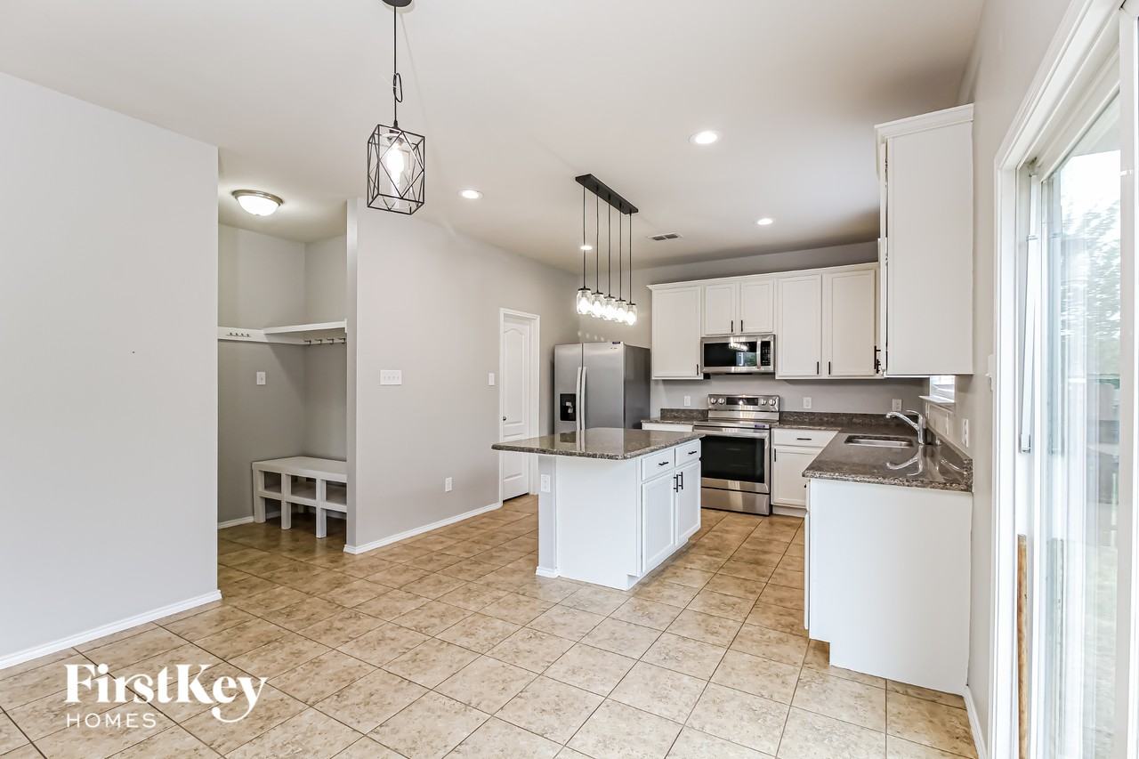 2209 Windsor Farms Dr - Photo 6 of 15