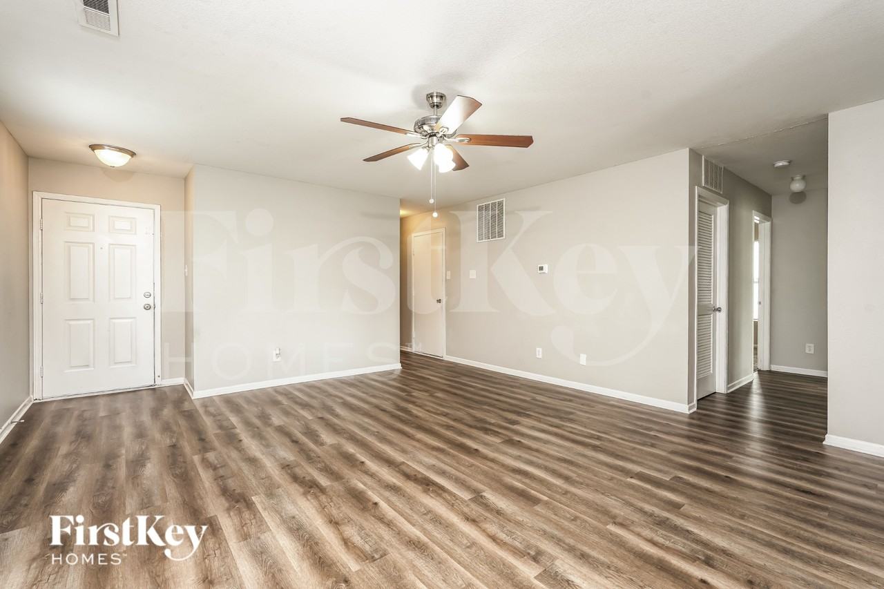 4117 Salem Springs Ct - Photo 3 of 19