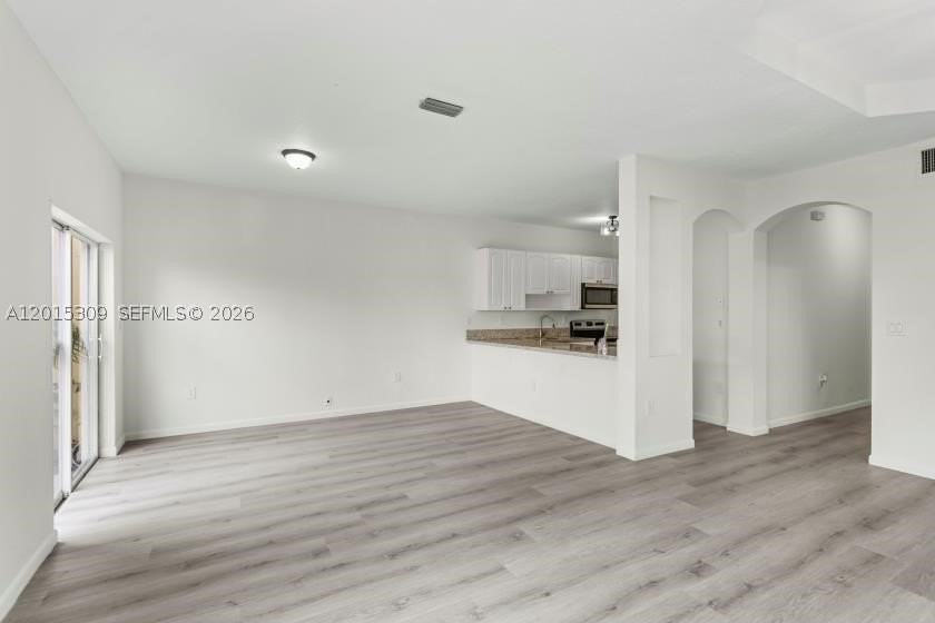 5090 Sw 136th Ave - Photo 4 of 41