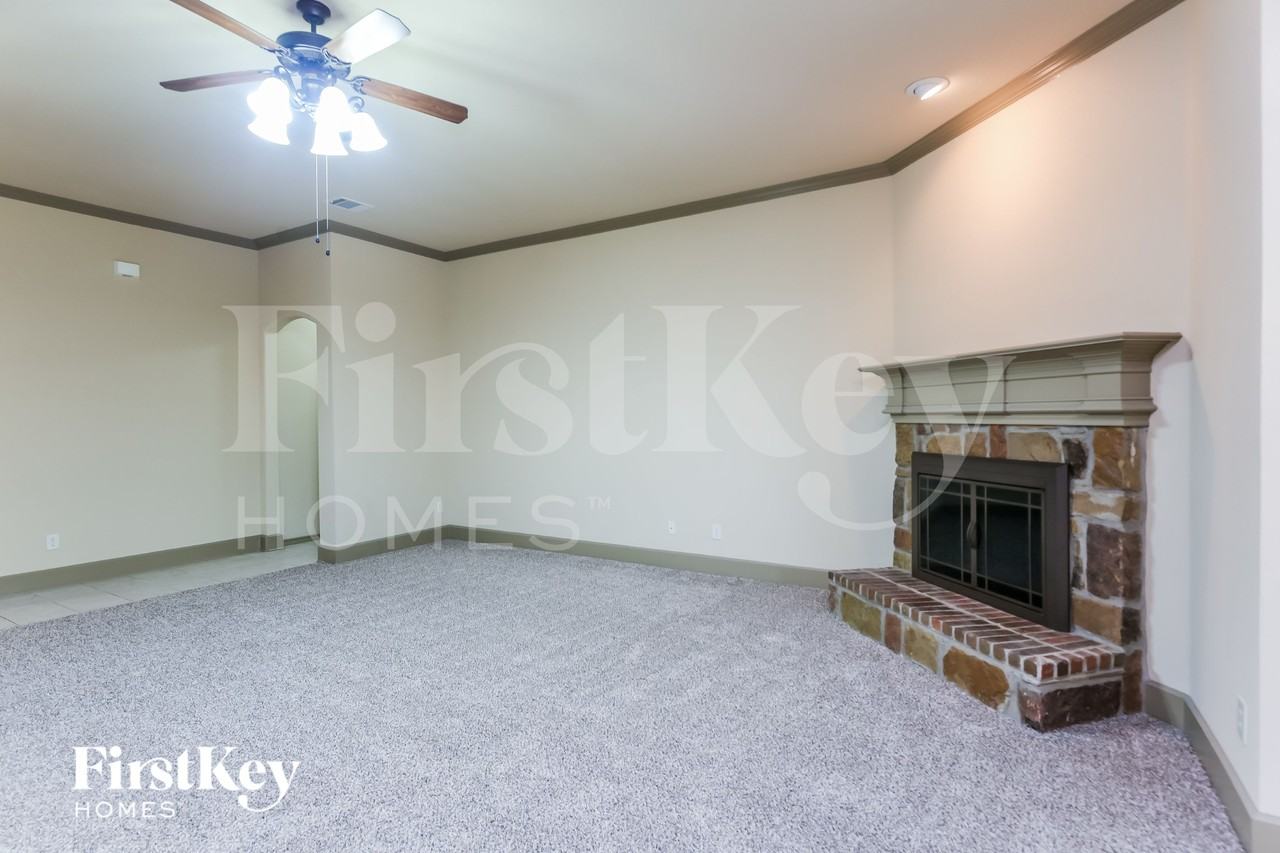 1740 Colorado Dr - Photo 2 of 15