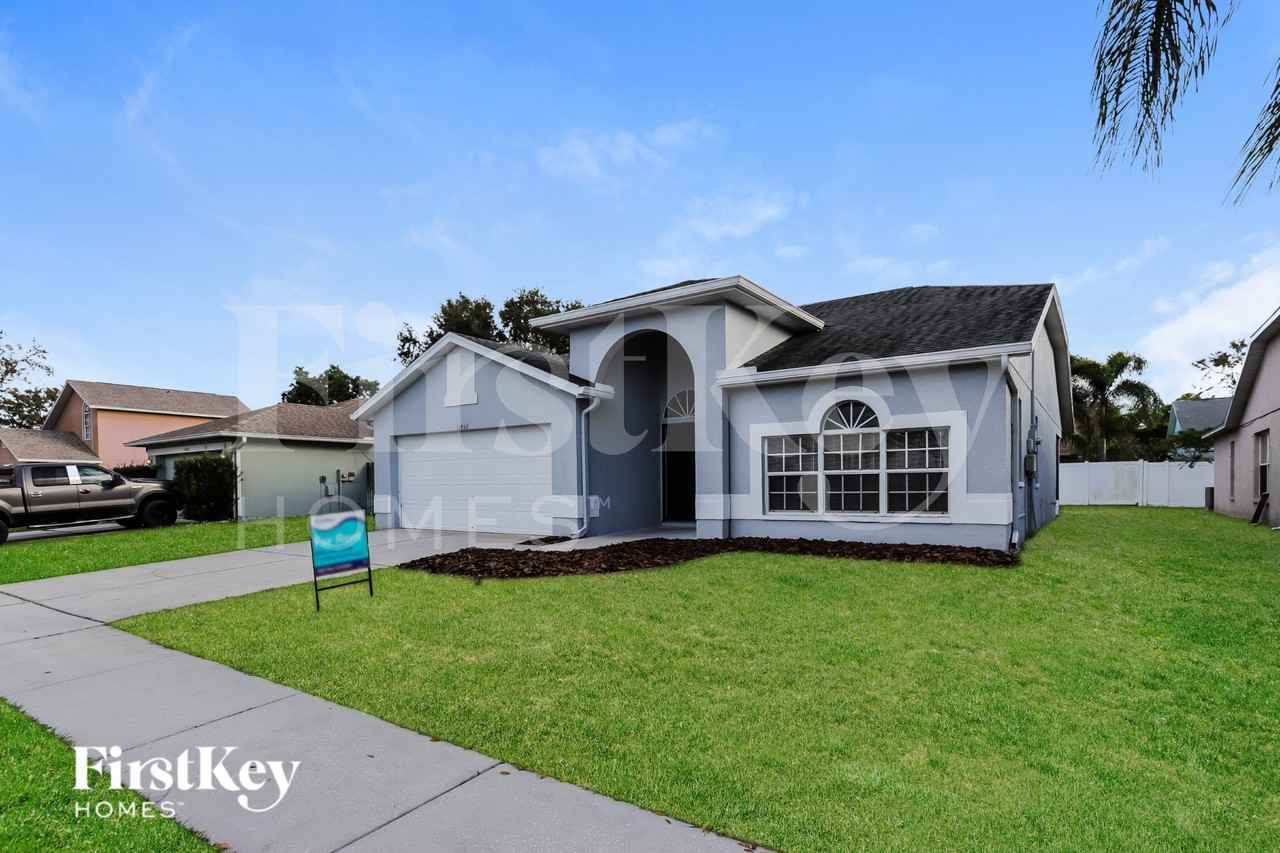 13452 Beechberry Dr - Photo 3 of 17