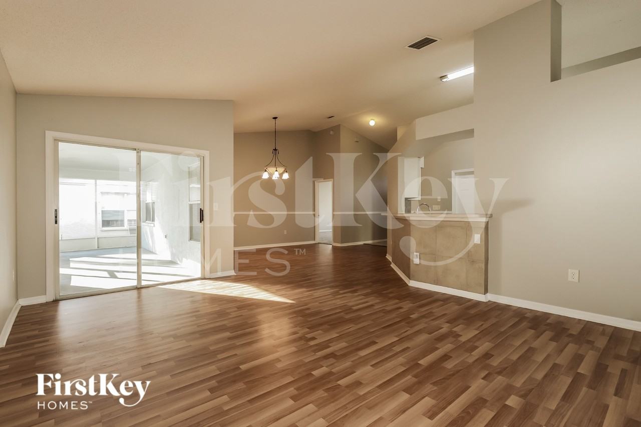 13452 Beechberry Dr - Photo 4 of 17