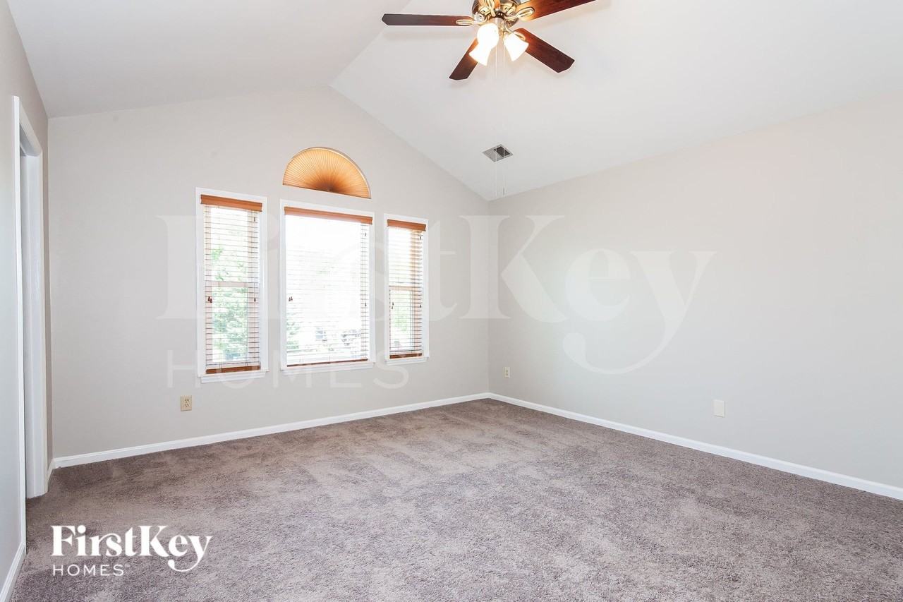 12004 Grantwood Pl - Photo 6 of 15