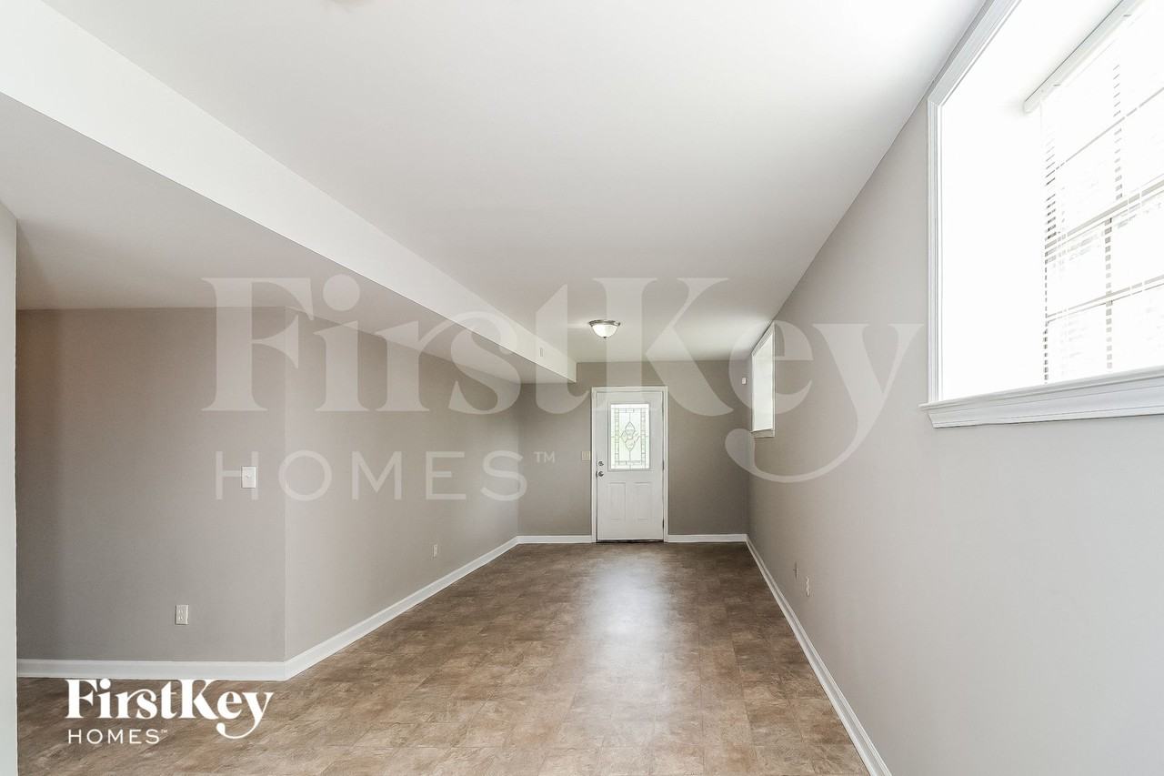 3762 Cambridge Dr Sw - Photo 7 of 15