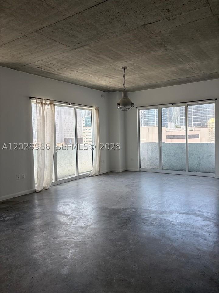 133 Ne 2nd Ave #913 - Photo 4 of 11