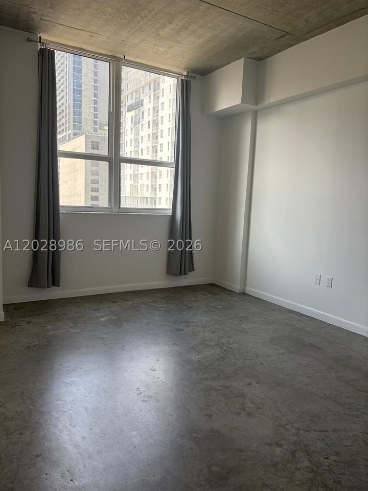 133 Ne 2nd Ave #913 - Photo 6 of 11