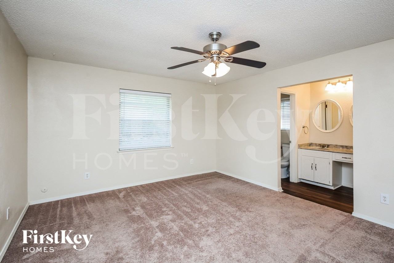 8513 Crestview Dr - Photo 7 of 15