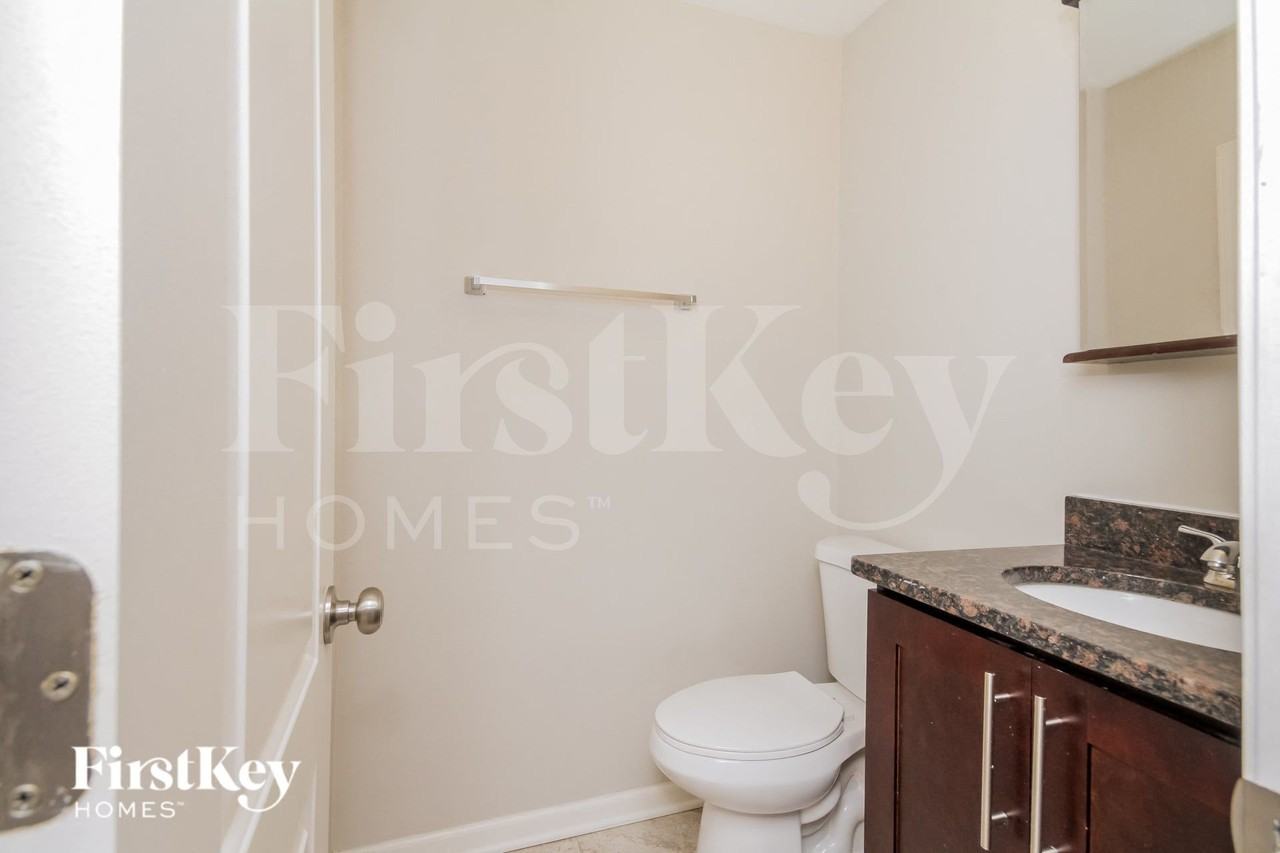 823 Oriole Dr - Photo 7 of 16