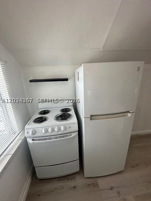274 E 9th St #4 - Photo 7 of 17