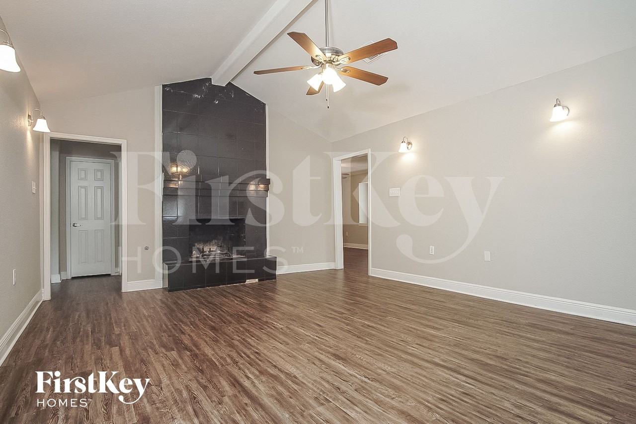 7714 Dawnridge Dr - Photo 5 of 14