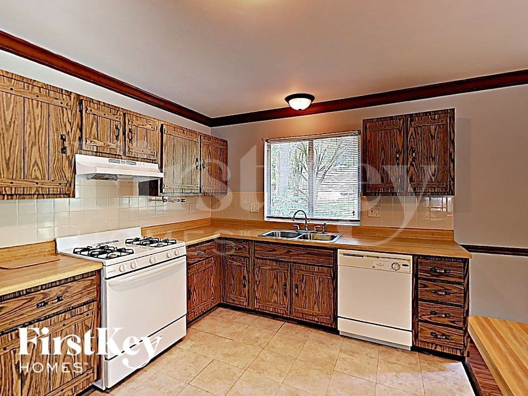 7011 Blue Mountain Dr - Photo 4 of 17
