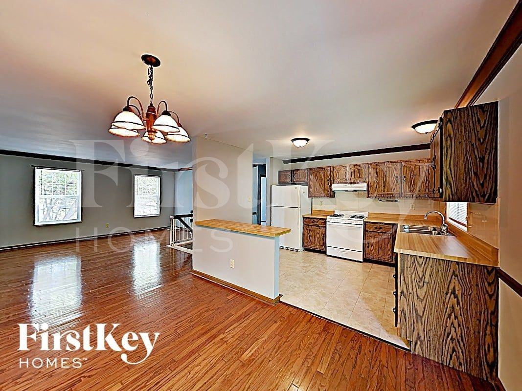 7011 Blue Mountain Dr - Photo 5 of 17