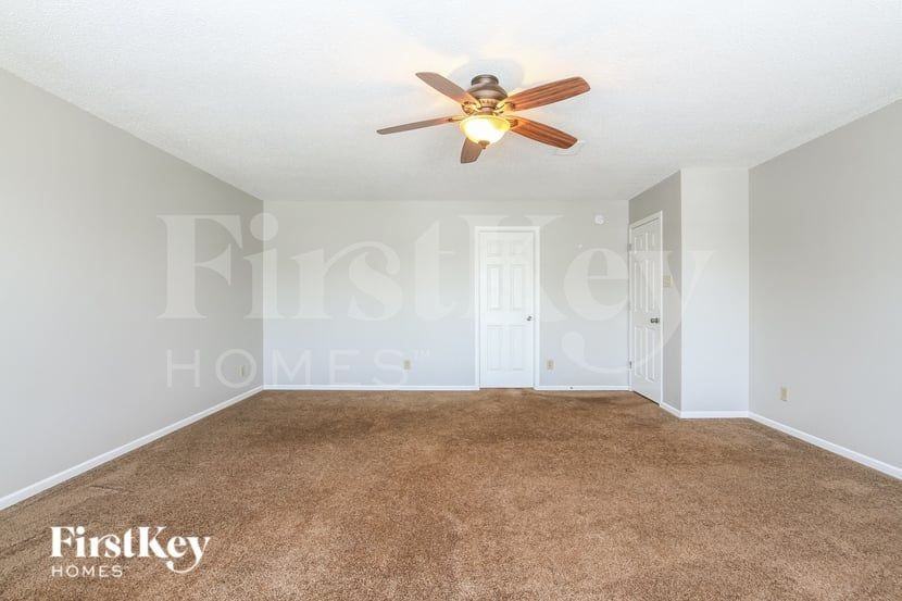 6632 Sonesta Dr - Photo 7 of 15