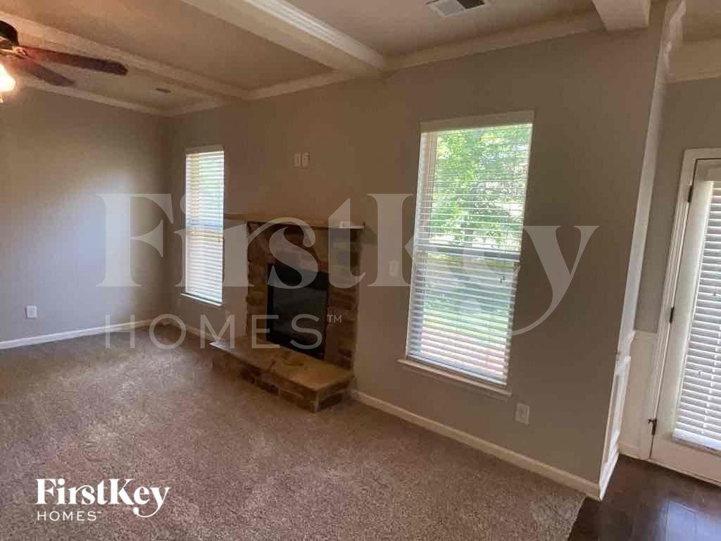 624 Parkside Place Dr - Photo 2 of 11