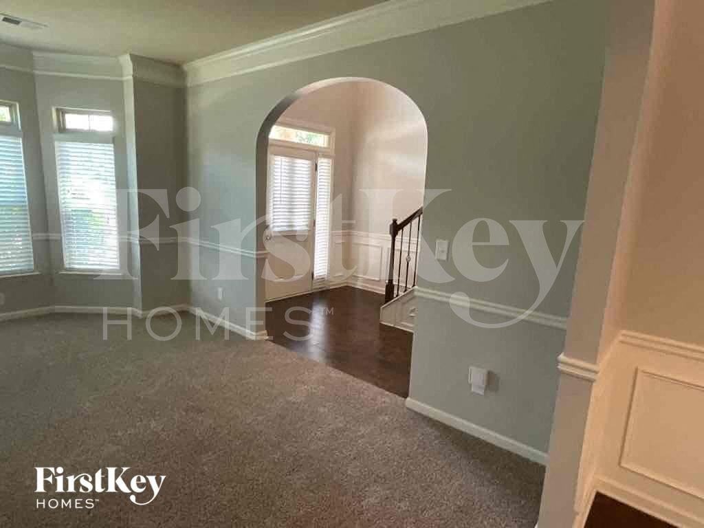 624 Parkside Place Dr - Photo 4 of 11
