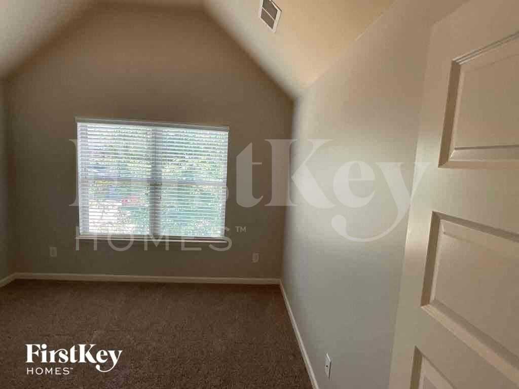 624 Parkside Place Dr - Photo 7 of 11