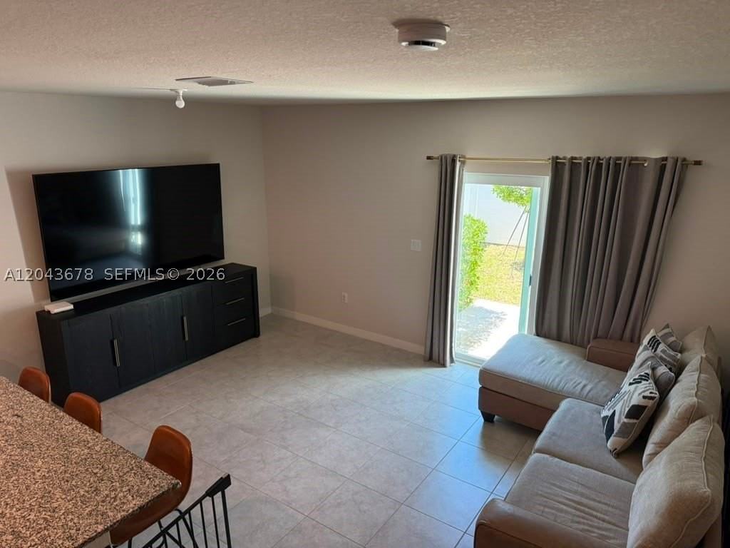 1057 Nw 5th St #1057 - Photo 3 of 18