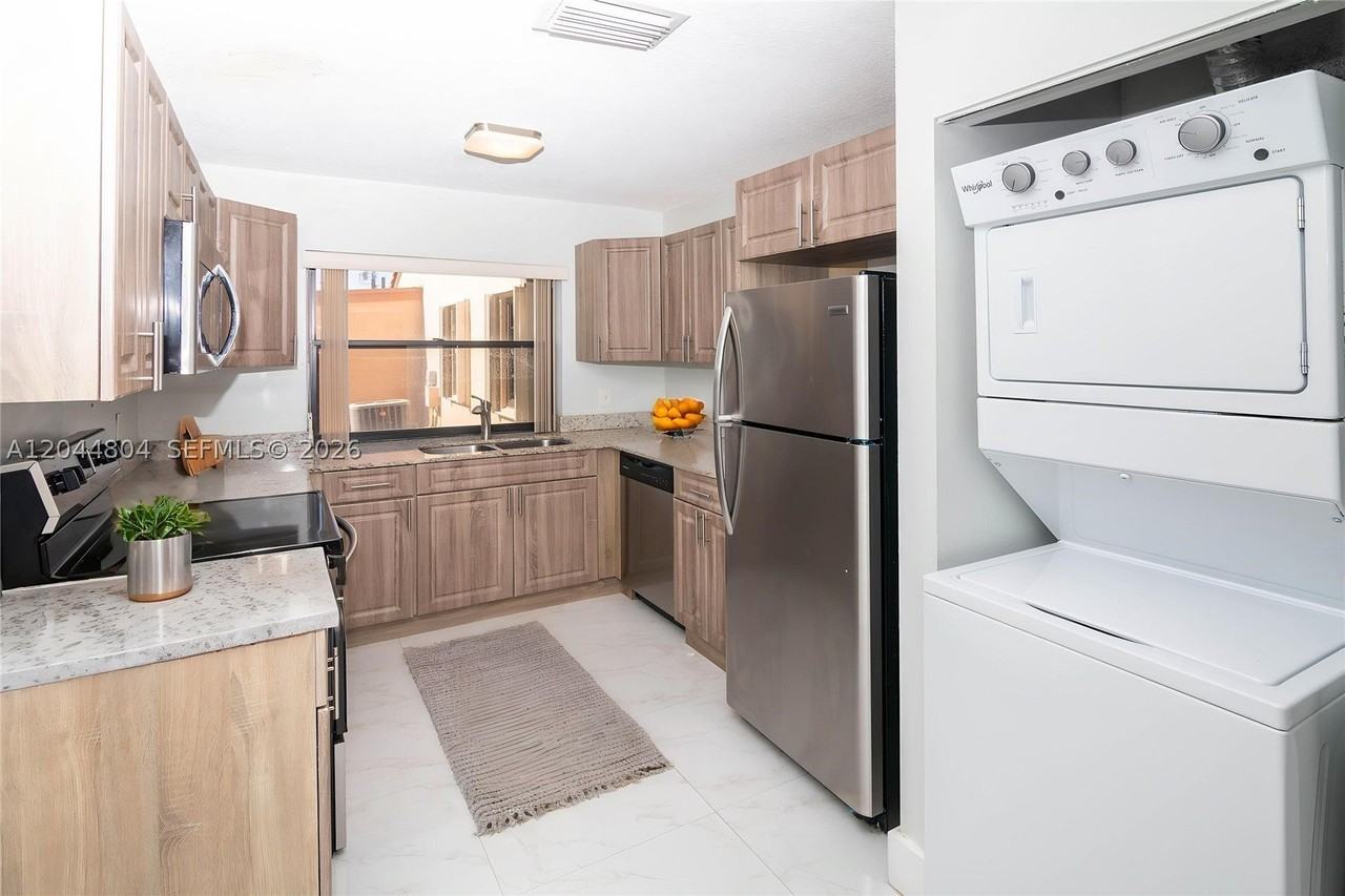 17059 Nw 60th Ct - Photo 3 of 11