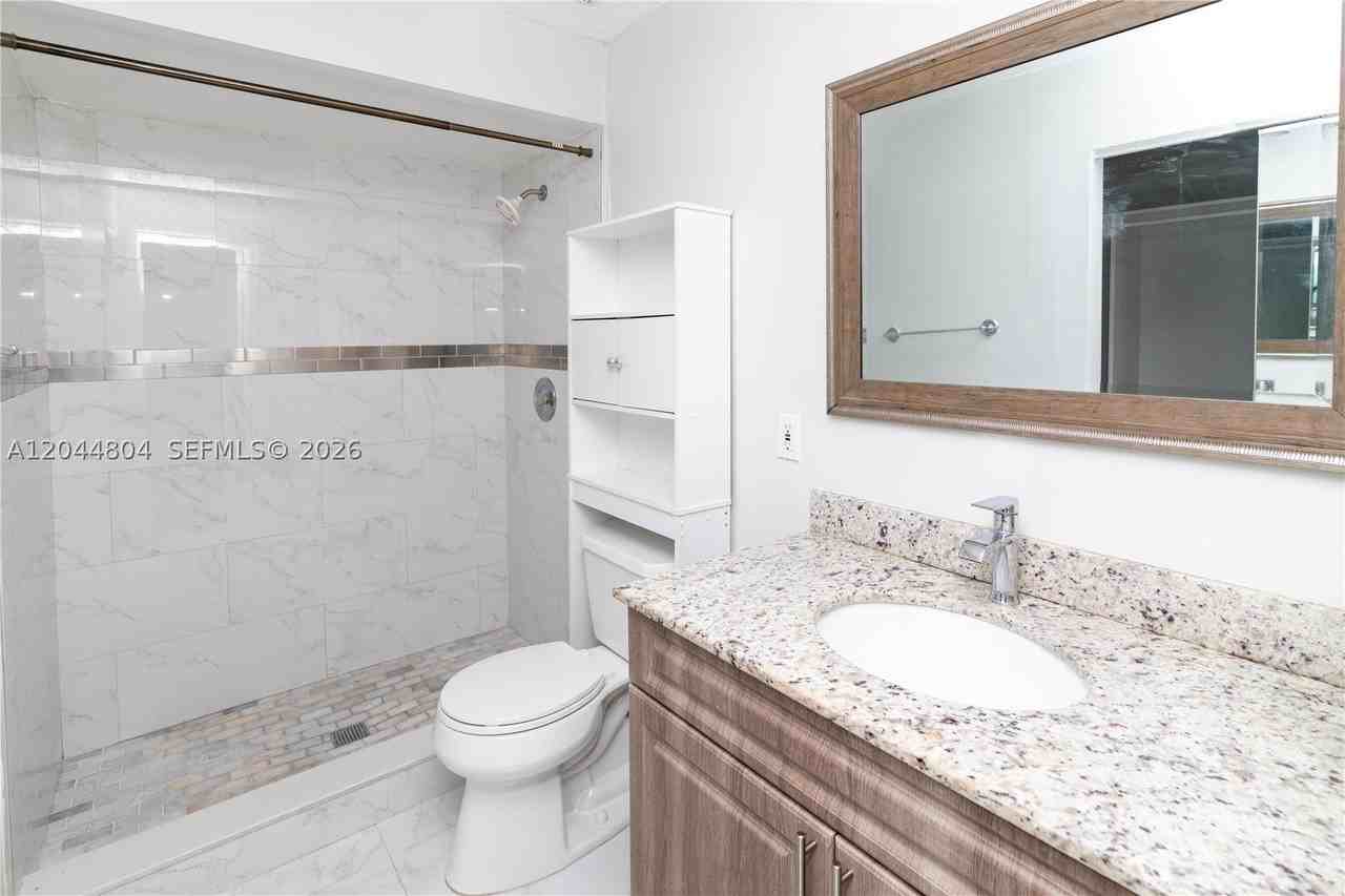 17059 Nw 60th Ct - Photo 6 of 11