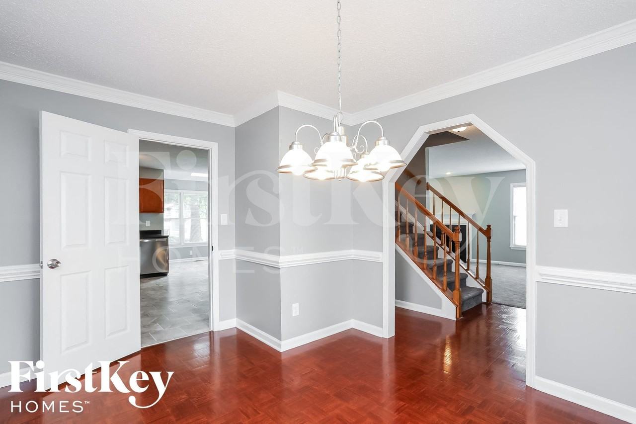 4905 Chimney Springs Dr - Photo 6 of 15