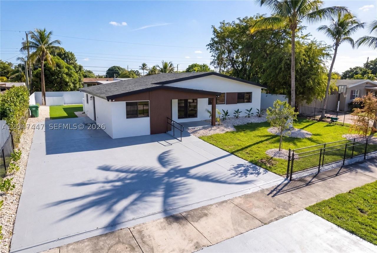 12471 Sw 190th Ter - Photo 3 of 19