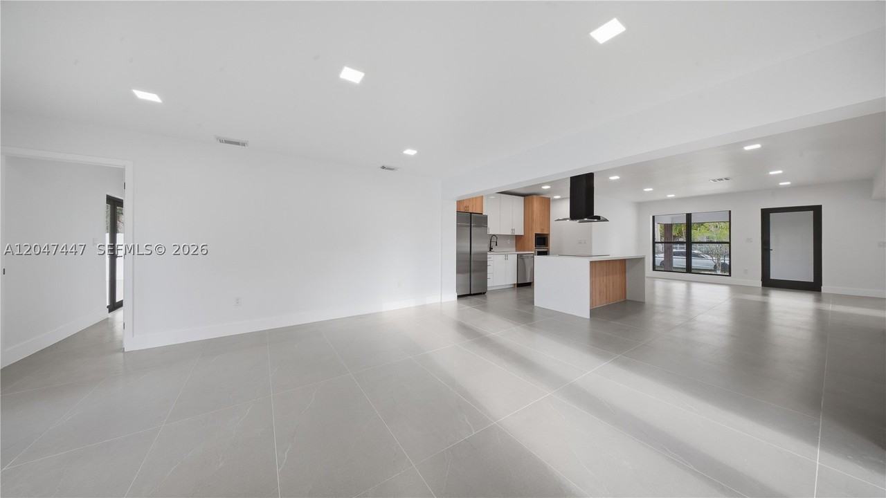 12471 Sw 190th Ter - Photo 4 of 19