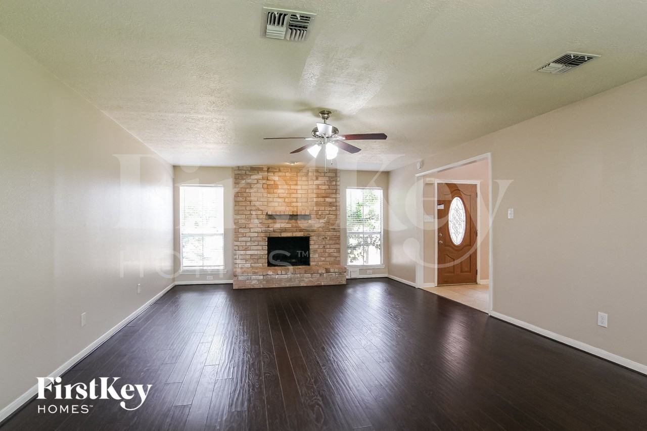 4754 Hickory Downs Dr - Photo 3 of 15