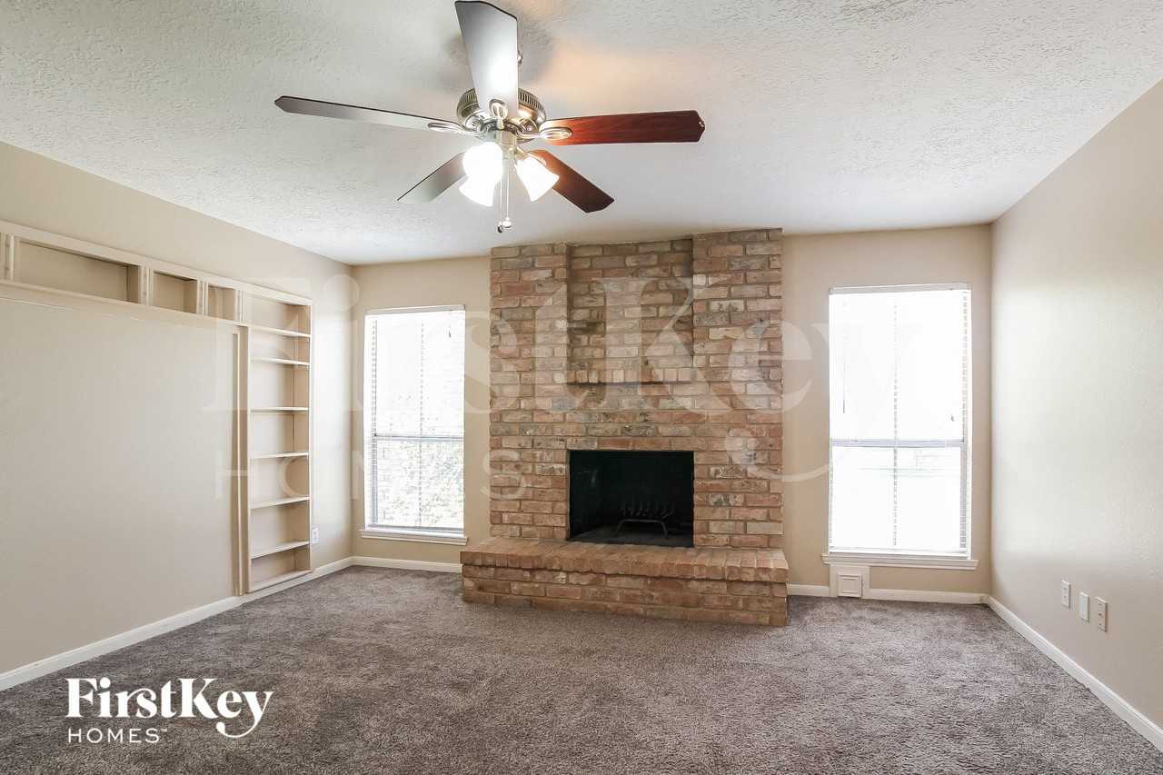4754 Hickory Downs Dr - Photo 4 of 15