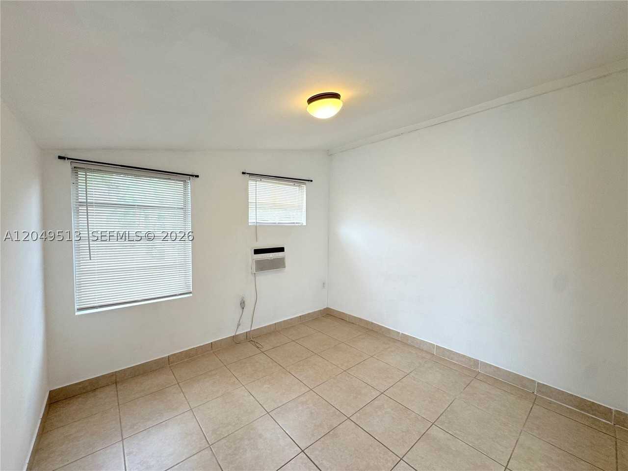 2461 Nw 5th St #C - Photo 3 of 10
