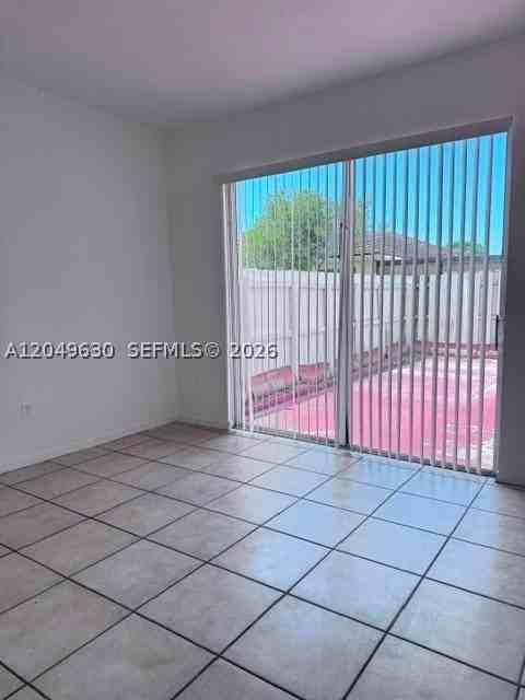 11102 Sw 236th Ter - Photo 4 of 12