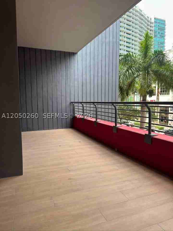 90 Ne 32nd St #206
