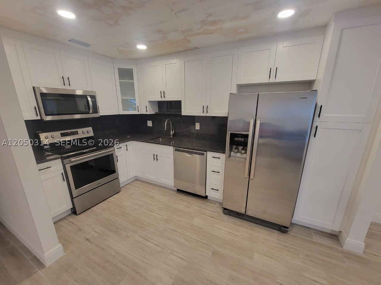 1009 Nw 88th Ave #B87 - Photo 7 of 28