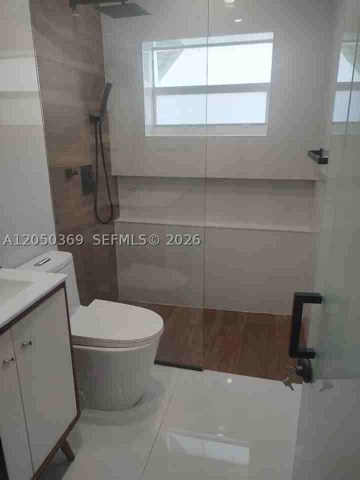 641 Sw 6th St - Photo 7 of 9