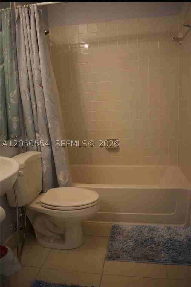 2700 Sw 55th St #1 - Photo 5 of 6