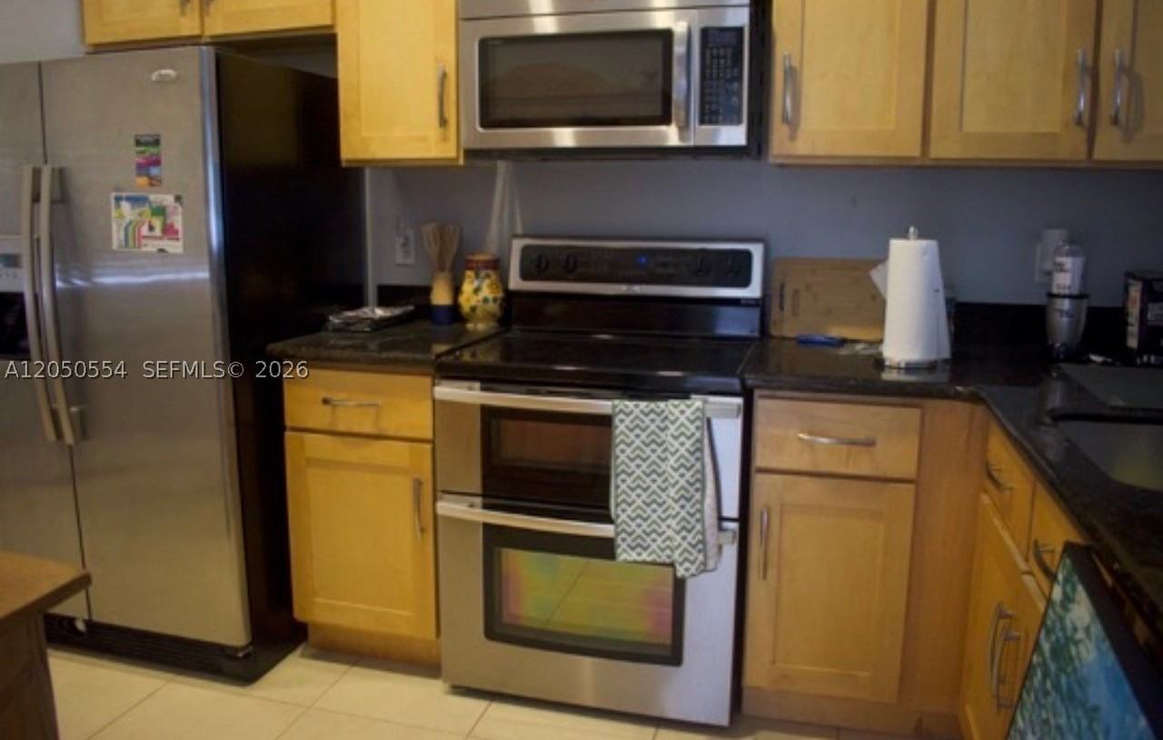 2700 Sw 55th St #1 - Photo 6 of 6