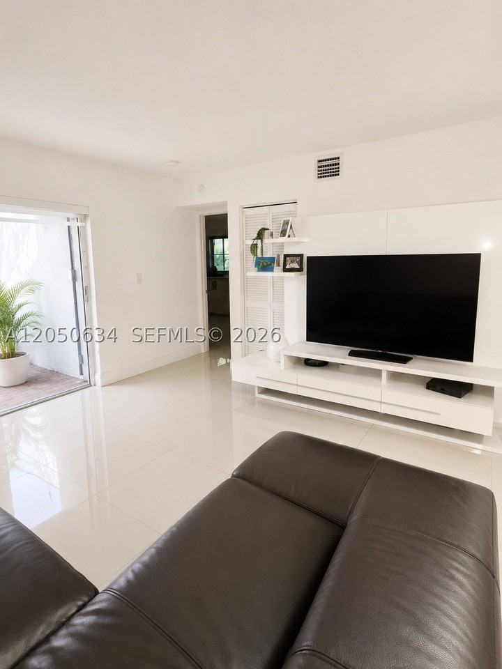 4720 Nw 114th Ave #101 - Photo 4 of 22