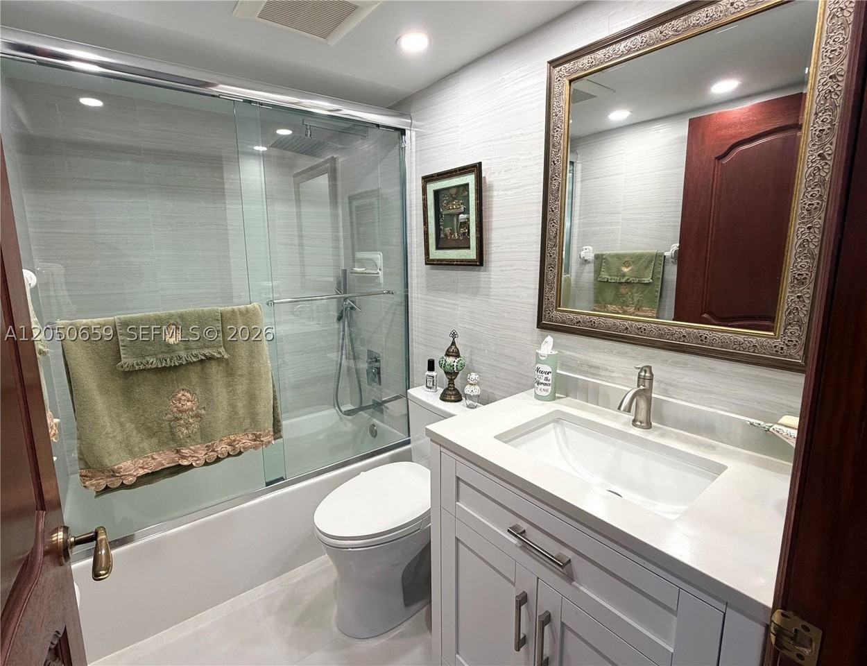 3200 Collins Ave #10-1 - Photo 6 of 10