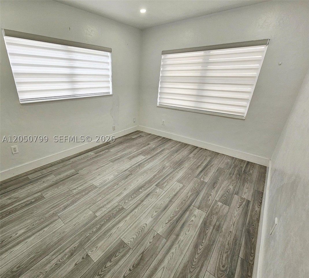 464 E 13th St #464 - Photo 4 of 7