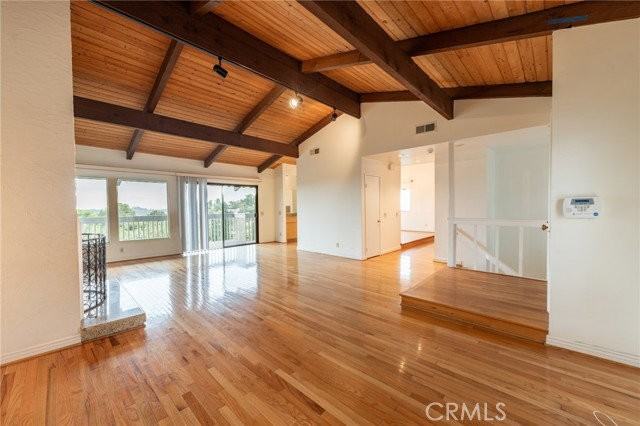 873 Mount Washington Dr - Photo 4 of 8