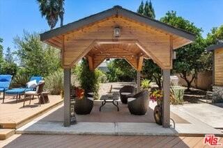 22954 Collins St - Photo 4 of 8