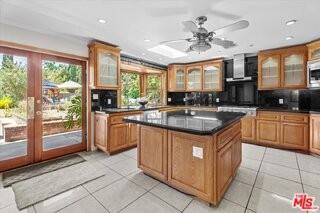 22954 Collins St - Photo 6 of 8