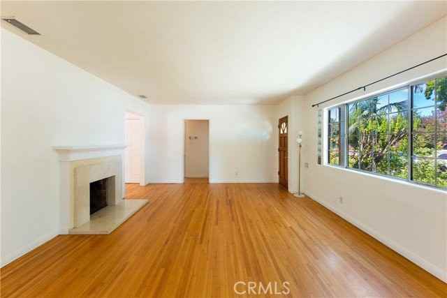 4722 Ventura Canyon Ave - Photo 7 of 8