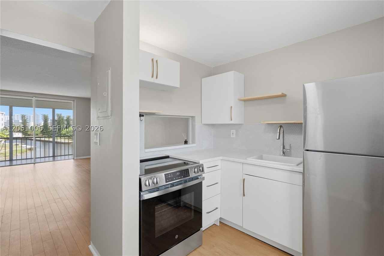 2851 Leonard Dr #J402 - Photo 6 of 38