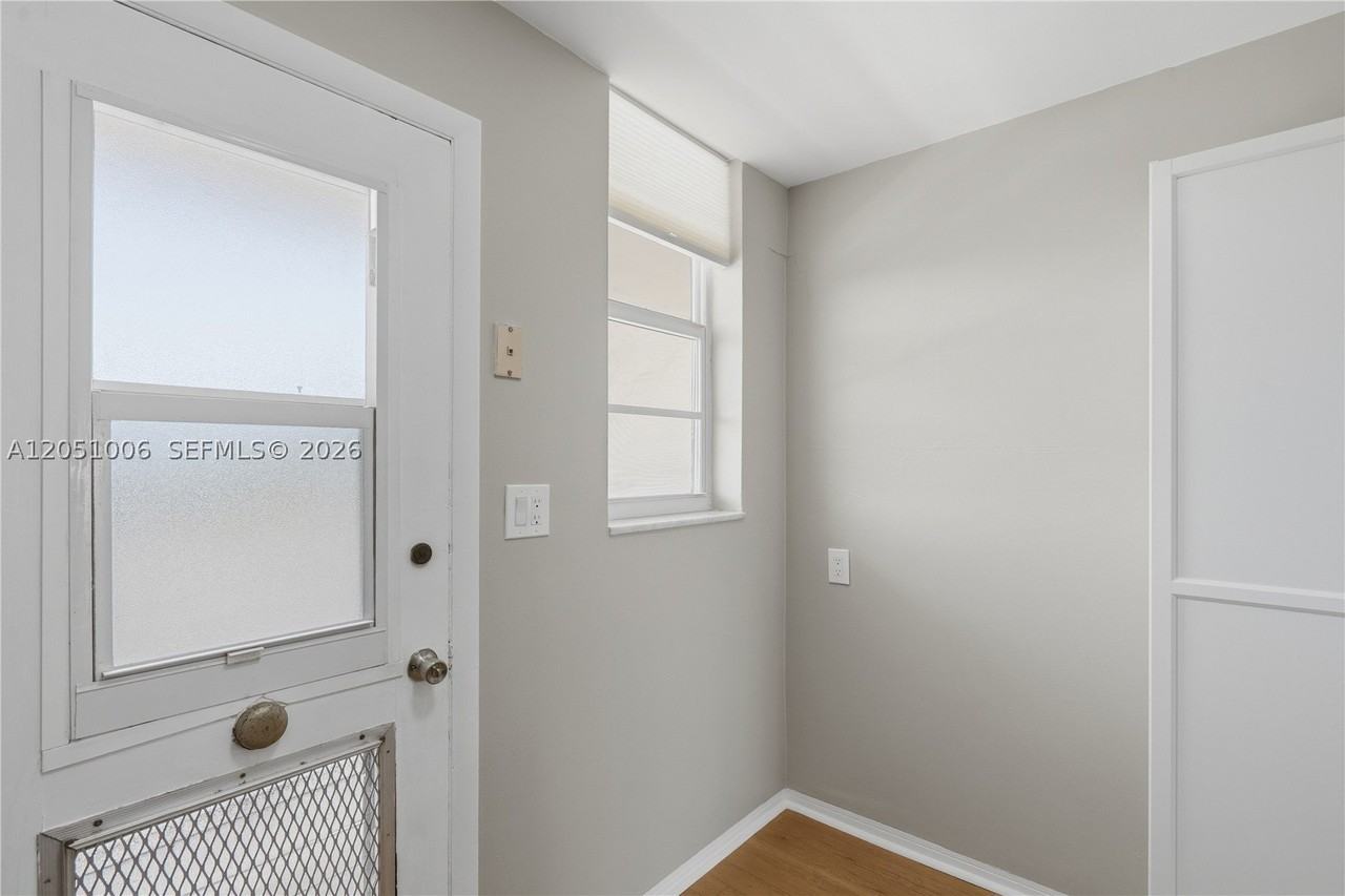 2851 Leonard Dr #J402 - Photo 7 of 38