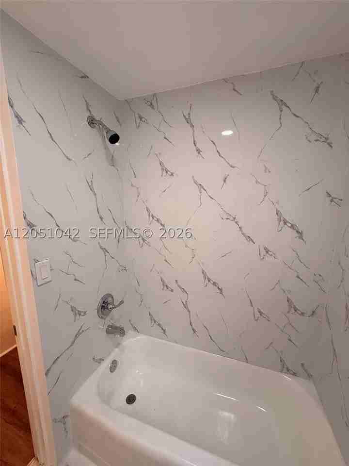 2750 Sw 26th St #1 - Photo 5 of 6