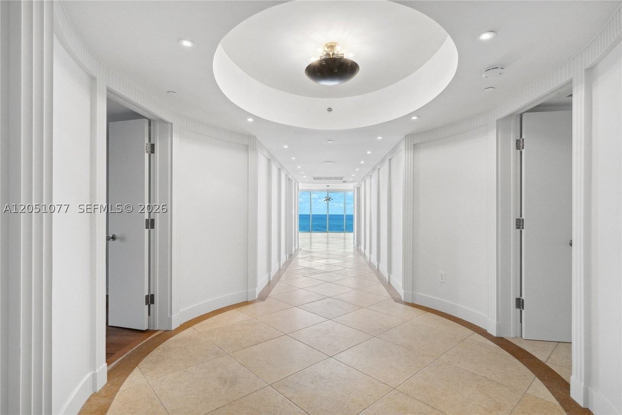 18911 Collins Ave #901 - Photo 4 of 42