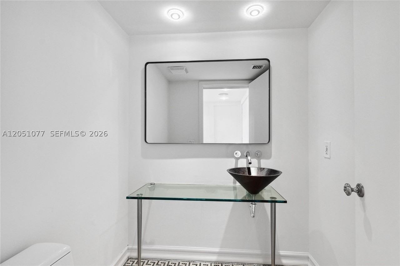 18911 Collins Ave #901 - Photo 5 of 42