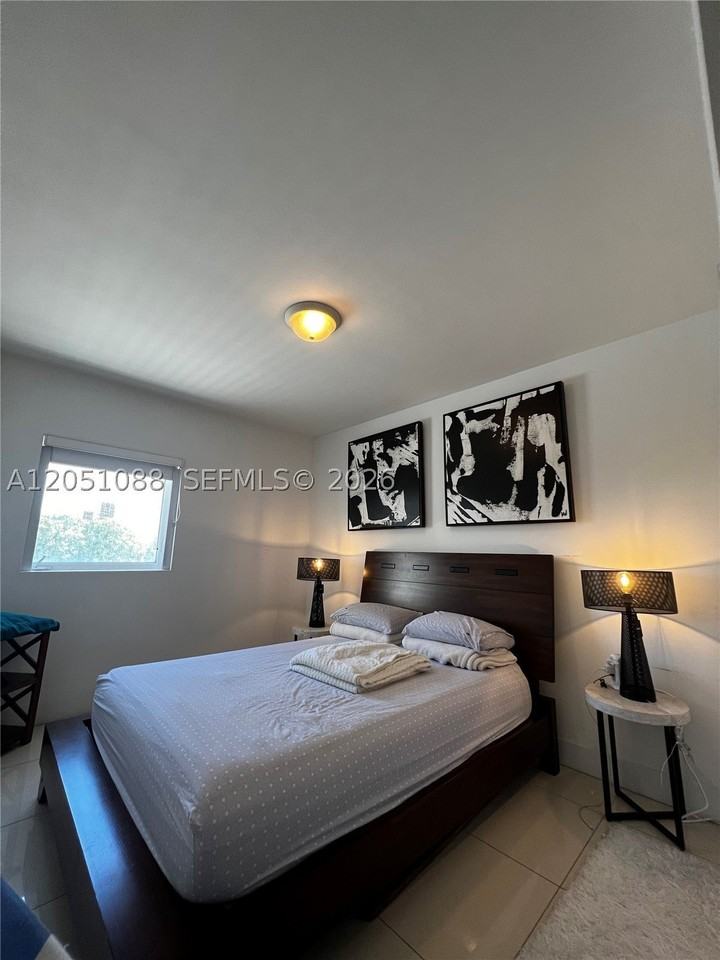 2300 Nw 7th St #304 - Photo 5 of 14
