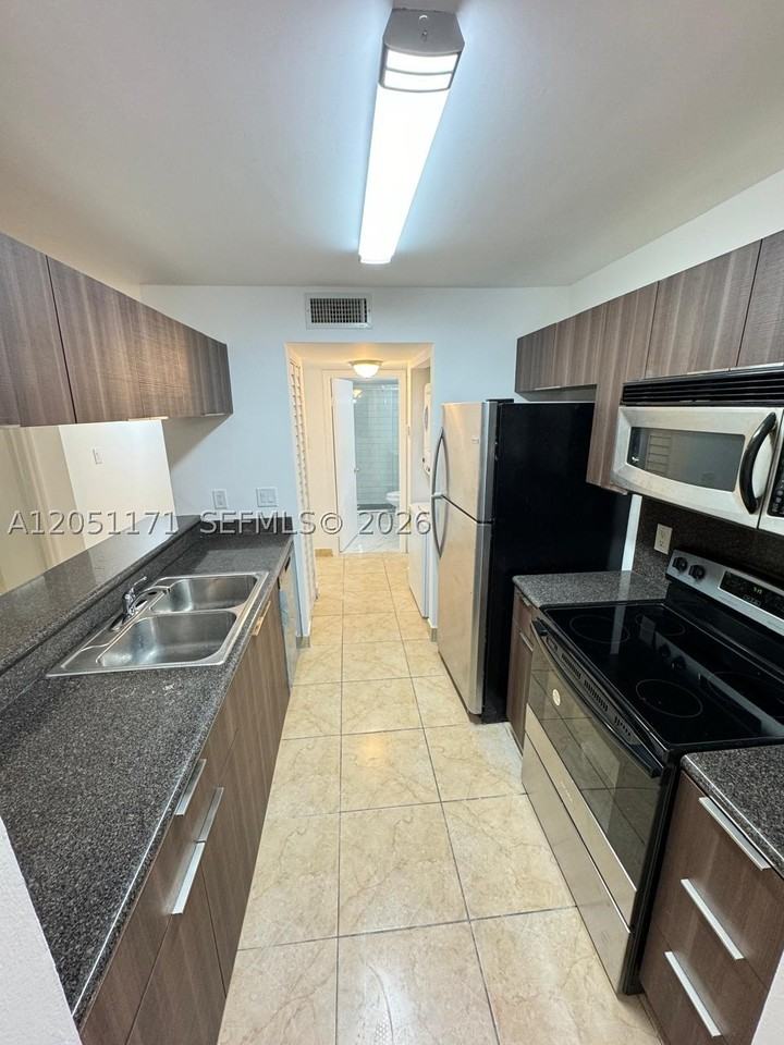15751 Sw 106th Ter #102 - Photo 3 of 29